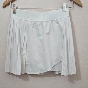 Alo Yoga Aces Tennis Skirt in White